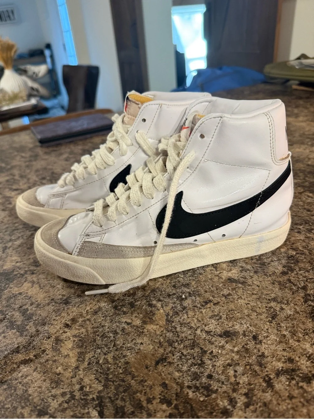Women’s Nike Shoes sz 6.5